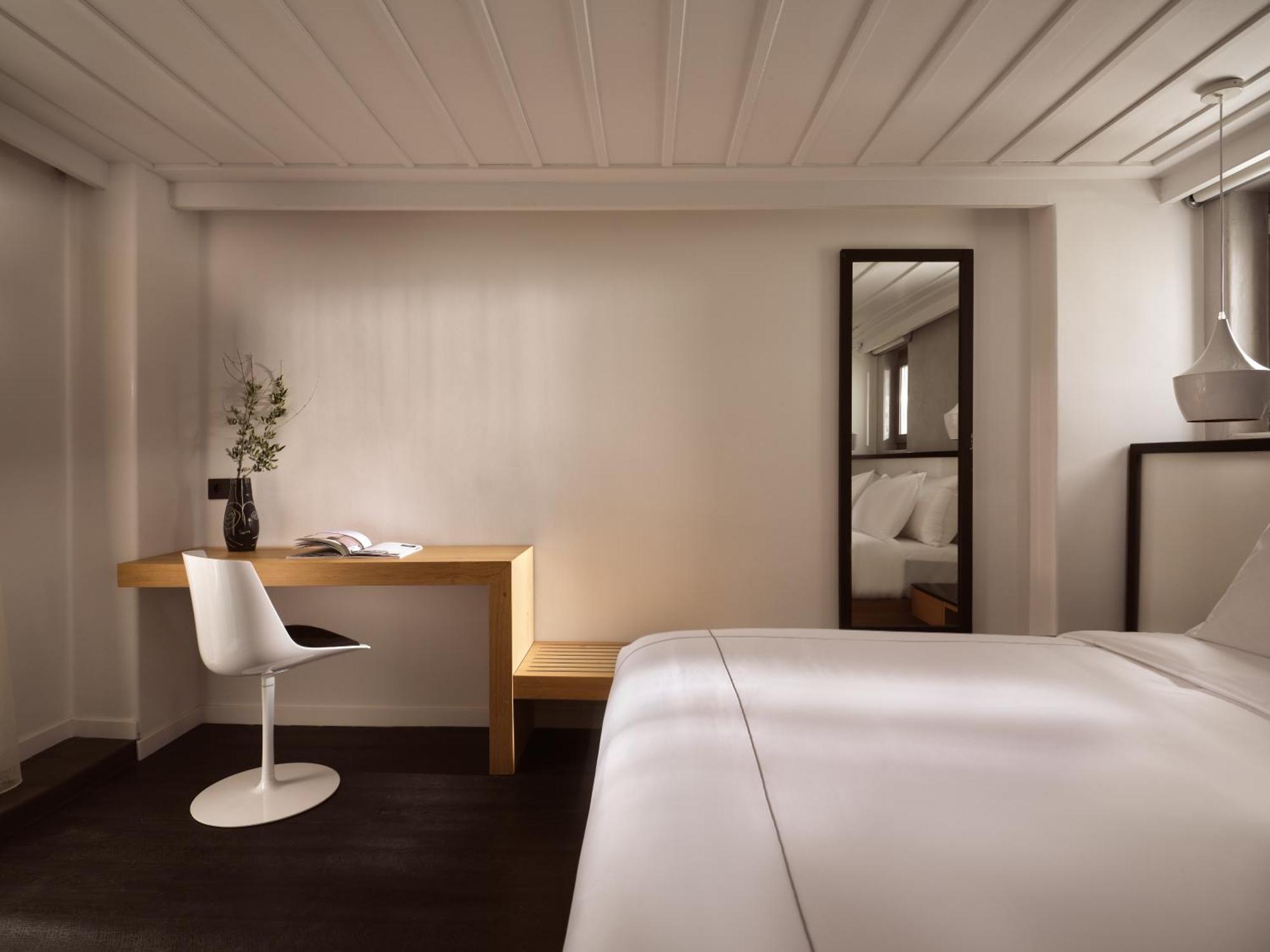 Hotel Semeli Coast Mykonos Curio Collection By Hilton Merchia Beach